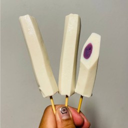 ไก่ยอสอดไส้หมึก