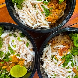 หมี่ไก่ฉีก+โค้ก