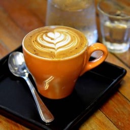 HOT LATTE ลาเต้ร้อน