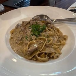 พาสต้าเนื้อสันในผัดซอสทรัฟเฟิล tenderloin pasta with truffle sauce