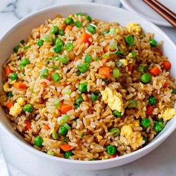 Vegetable fried rice with egg