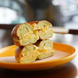 Mango cream cheese bagel