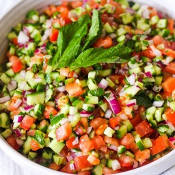 Israeli chopped salad