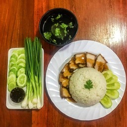 ข้าวหมูกรอบ