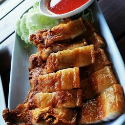 สามชั้นทอดน้ำปลา