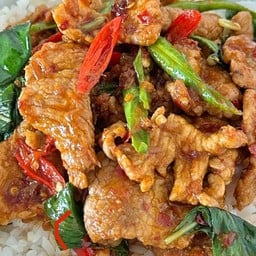 ผัดพริกแกง (กับข้าว)