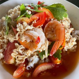 ยำมาม่าทะเล+หมูสับ