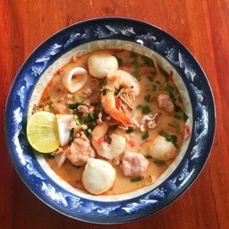 เกาเหลาต้มยำทะเลน้ำข้น