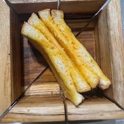 เนยนม ชิ้นละ