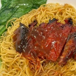 มาม่าต้มยำถั่วคั่วหมูแดง