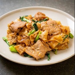 ข้าวไข่เจียวบุฟเฟ่ต์หน้าค่าย