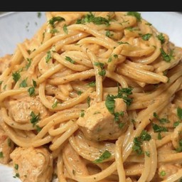 Spaghetti rose chicken