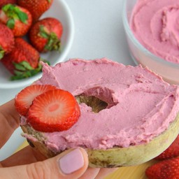 Strawberry Cream Cheese สตอเบอรี่ครีมชีส
