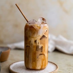 ICE LATTE ลาเต้เย็น