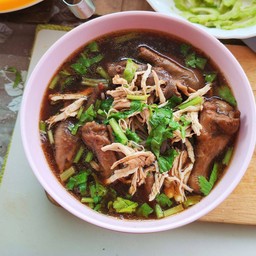 ก๋วยเตี๋ยวไก่ รวมใส่ทุกอย่าง