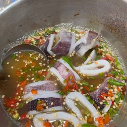 ปลาหมึกนึ่งมะนาว