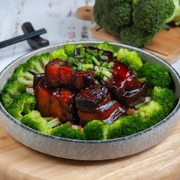 พะโล้ขากิหมู+ Appleฟูจิหนึ่งลูก(红烧猪蹄）