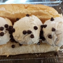 ไอติมขนมปัง ไอติม3ลูก