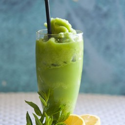 Fresh lemon & mint smoothie น้ำมะนาว & ใบมิ้นปั่น