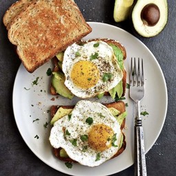 Avocado fried egg toast
