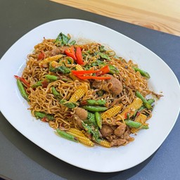 มาม่าผัดฉ่าหมู