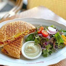 Pnini Cream Cheese Tomato Egg  มอซซาเรลล่าครีมชีสมะเขือเทศ