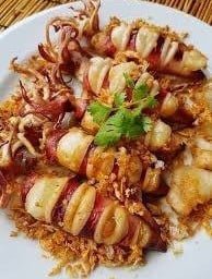 หมึก ทอดกระเทียม (M)