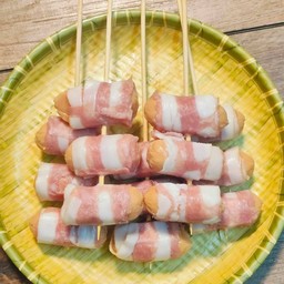 ไส้กรอกพันเบคอน