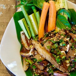 หมูน้ำตก