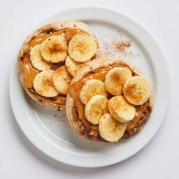Peanut butter banana bagel เบเกิลกล้วยเนยถั่ว