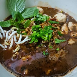 ก๋วยเตี๋ยวเรือไก่(น้ำ)ลูกชิ้นไก่,ไก่นุ่ม,ไก่สับ