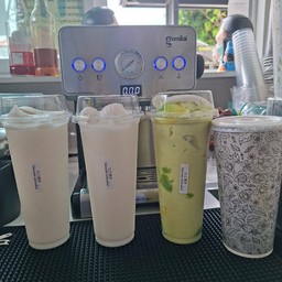 พร้าวเผาปั่นนมสดดั่งเดิม