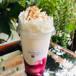 นมสดปั่นบลูเบอร์รี่วิปครีม