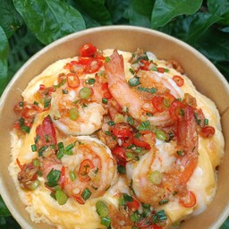 ครัวไข่ข้น ข้าวไข่ข้นกุ้งคั่วพริกเกลือ ข้าวห่อหมกทะเลไข่ข้น ข้าวไข่ข้นสามชั้นคั่วพริกเกลือ หมี่คลุกไก่ฉีก