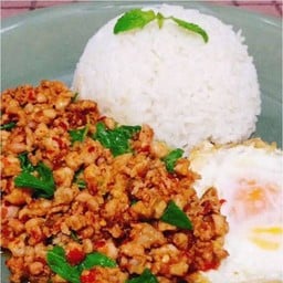 กระเพราหมูสับ