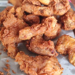 (คอไก่ทอด 1 ชิ้น)