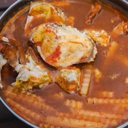 แกงส้มปูไข่ยอดมะพร้าว