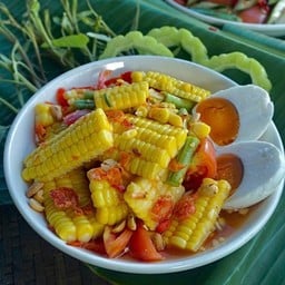 ตำข้าวโพดไข่เค็ม