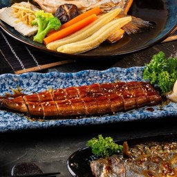 ชุดปลาไหลย่าง พร้อมข้าว ซุปมิโซะ กะหล่ำปลีฝอยน้ำสลัดงาญี่ปุ่น