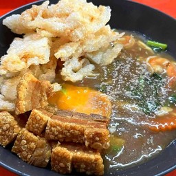 ราดหน้า หมูกรอบ