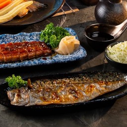 ชุดปลาซาบะย่างซีอิ้ว/ย่างเกลือ พร้อมข้าว ซุปมิโซะ กะหล่ำปลีฝอยน้ำสลัดงาญี่ปุ่น