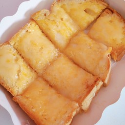 ขนมปังนมเนย