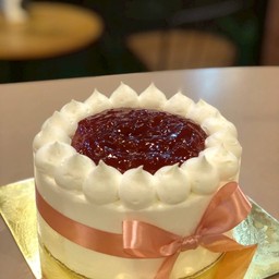 เค้กนมสดแยมสตรอเบอรี่ 1ปอนด์