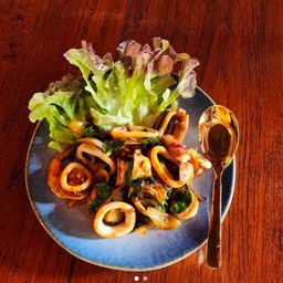 ข้าวราดผัดพริกเผา