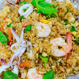 ข้าวผัดกระเพราทะเล