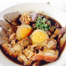 ก๋วยจั๋บหมูกรอบในมอ.