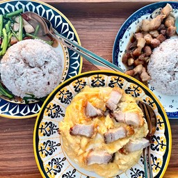 ข้าวไข่ข้นหมูกรอบ