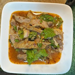 น้ำตกคอหมูย่าง