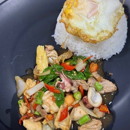 ข้าวกะเพรารวม