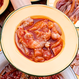 ไก่หมักซอสเกาหลี